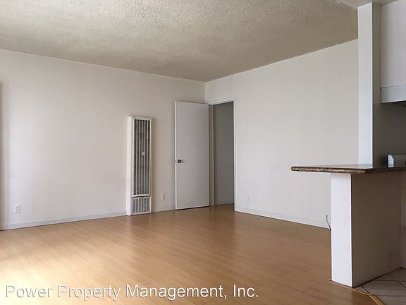 5th image of 1626 Barry Ave APT 6