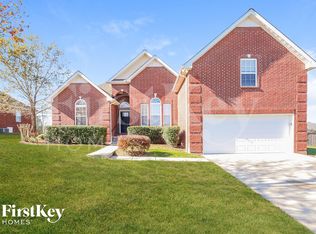 4006 Summit Dr, Greenbrier, TN 37073