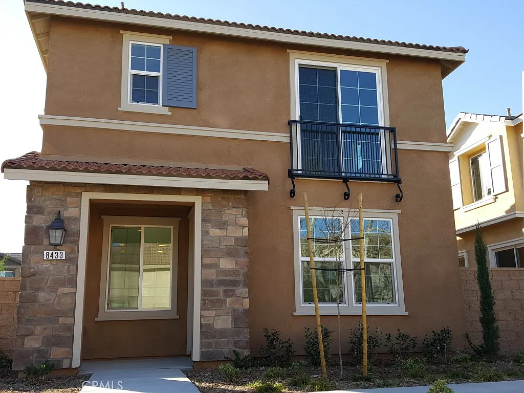 4 bed, 2.5 bath, 1746 sqft, $3,650 — Photo 1