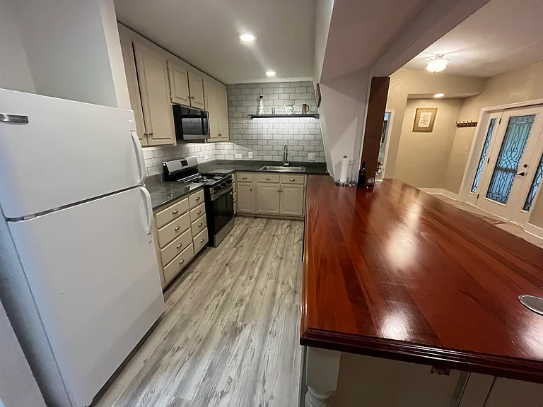 135 Fordham Ln #A — Photo 10