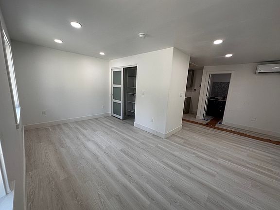 5th image of 3033 Northrop Ave