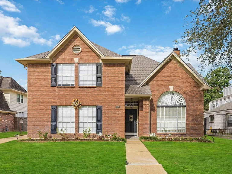4807 Eagle Trail Dr — Photo 1