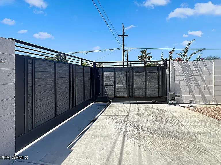 8201 E Whitton Ave — Photo 22