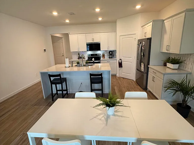 1653 NE Ocean Dunes Dr — Photo 9