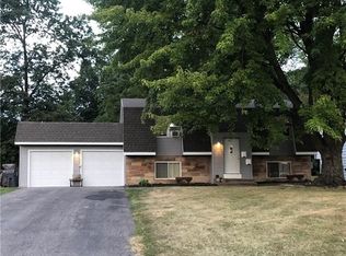 4588-4590 Washington Square Dr, Youngstown, OH