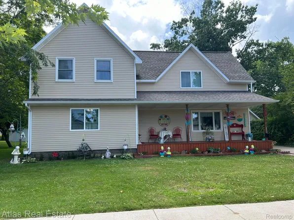 211 S 2nd St, Harbor Beach, MI 48441