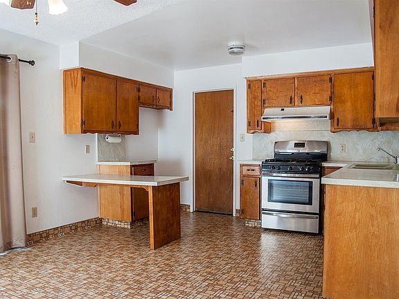 5th image of 1612 S Tipton Court