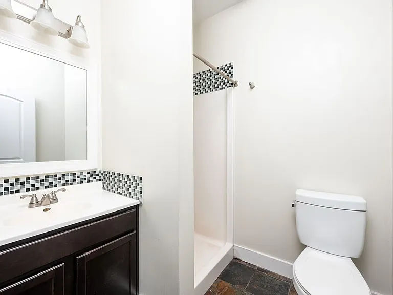 703 N Walnut St — Photo 6