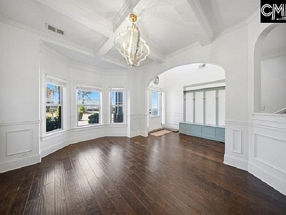 4th image of 215 Tulip Way