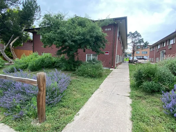 1 bed, 1 bath Apartment in Aurora!