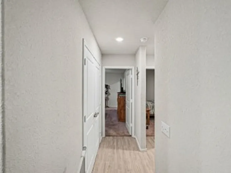 13450 Ashworth Blvd — Photo 18