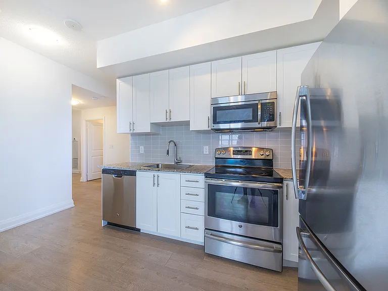 7161 Yonge St #1125 — Photo 10