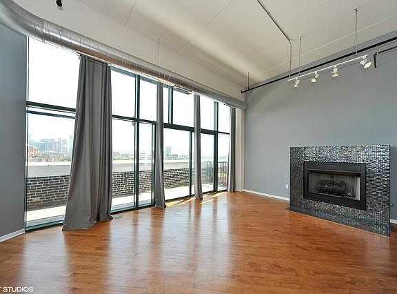 2nd image of 1645 W Ogden Ave Unit 701