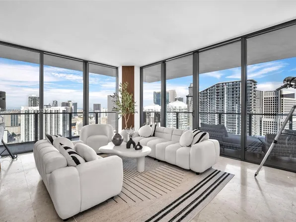 88 SW 7th St APT 3611, Miami, FL 33130