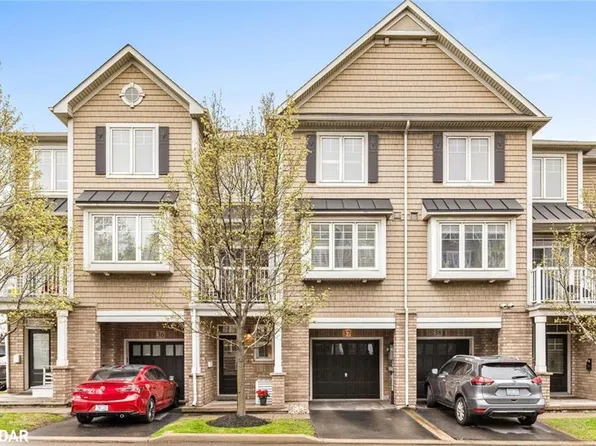 337 Beach Blvd #37, Hamilton, ON L8H 6W4