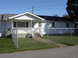 49 Warren St, Waynesville, NC 28786