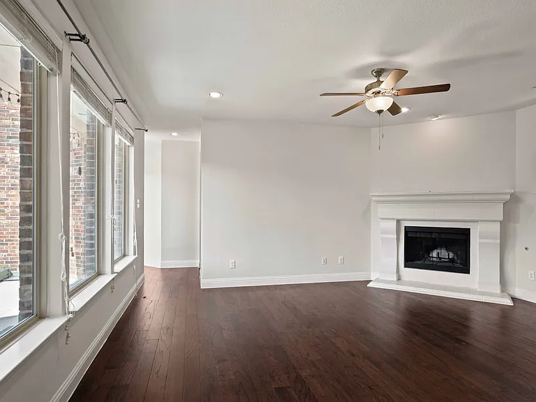 4524 Del Rey Ave — Photo 3