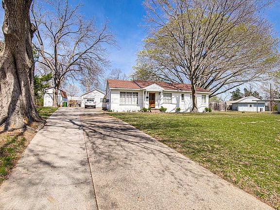 4th image of 1125 Briarwood Cir