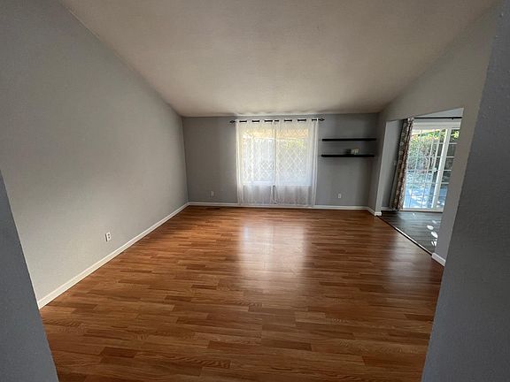 4th image of 4933 Silverado Dr
