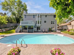 404 Interlachen Rd, Burnsville, MN 55306