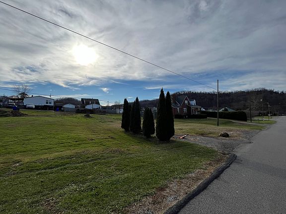 3rd image of 8282 Elk Ave
