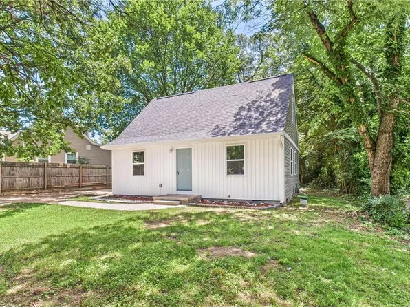 1104 Louise Rd, Winston Salem, NC 27107