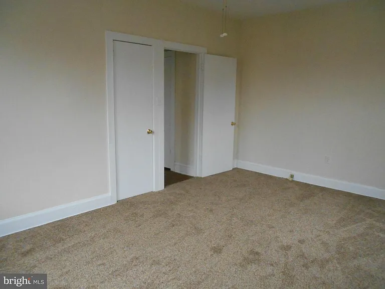 2228 Mount Royal Ter #F — Photo 2