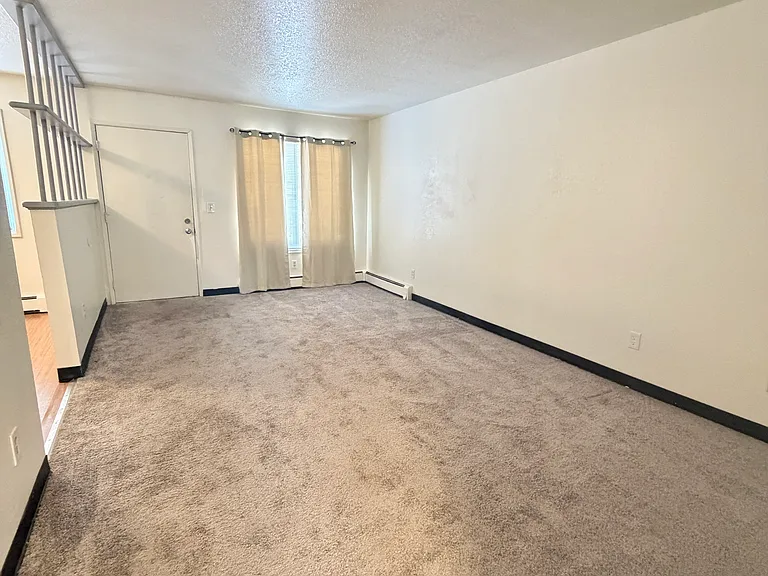 415 N Bragaw — Photo 8