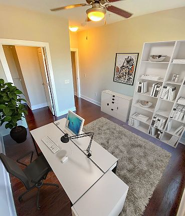 2nd image of 808 Hawthorne Ln #138