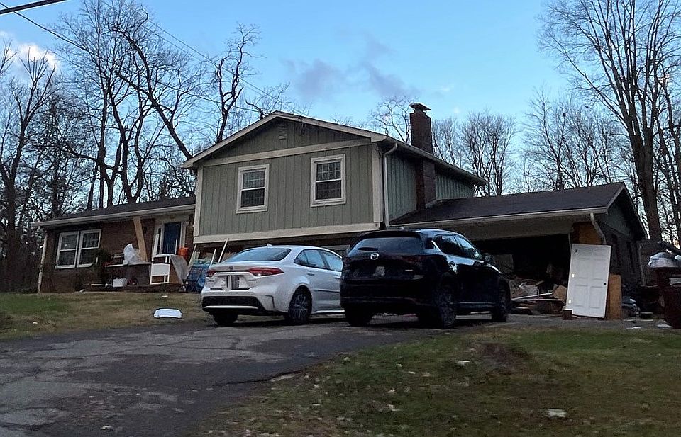 2nd image of 9085 Primrose Dr