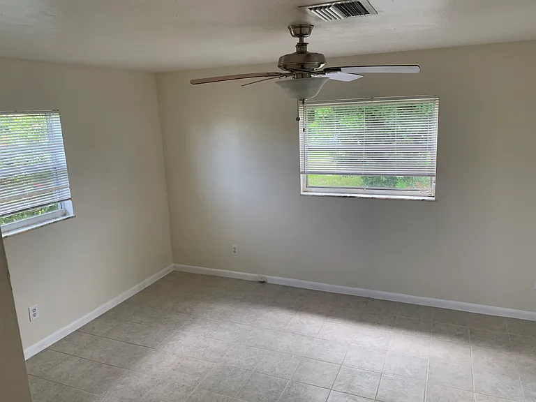 1329 Shelby Pkwy — Photo 4