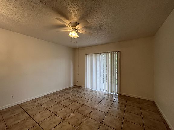 3rd image of 4384 NW 9th Ave APT 20-2C