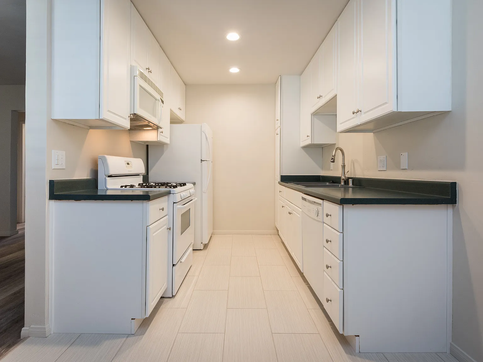 1 bed, 600 sqft, $2,795 — Photo 3