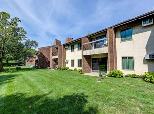 1526 Millpond Ct #26, Chaska, MN 55318