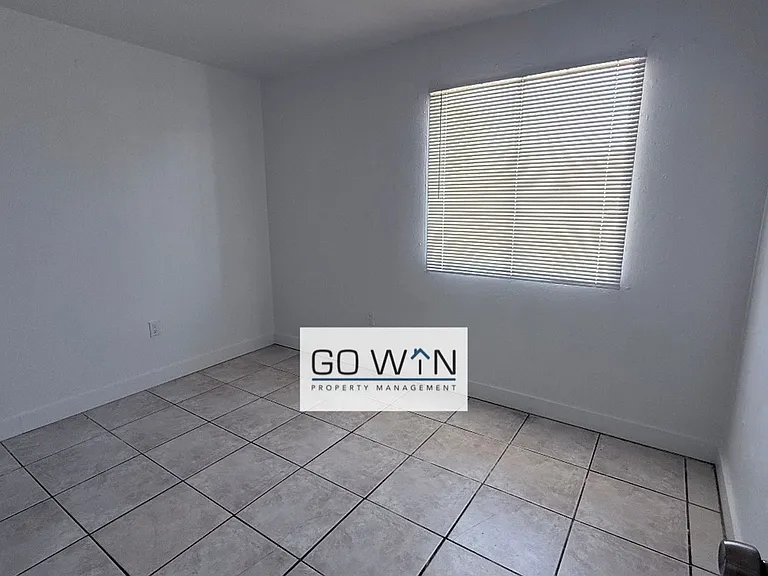 62 W Southern Ave — Photo 3