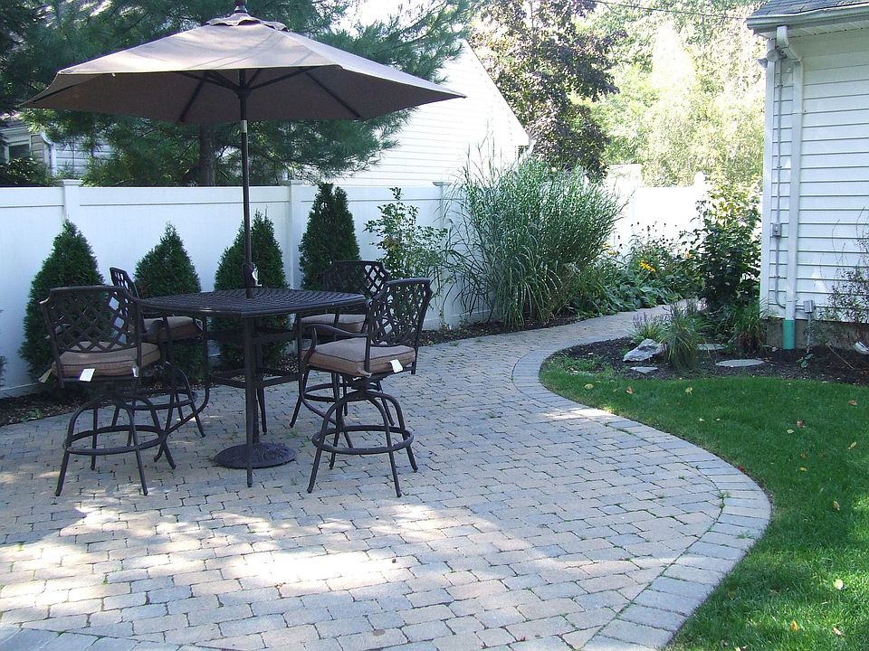 2nd image of 19 Crocus Ln