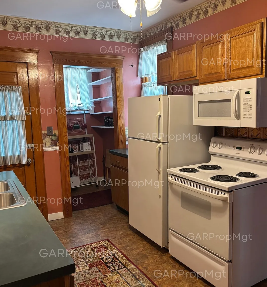 4 bed, 1448 sqft, $1,400 — Photo 3