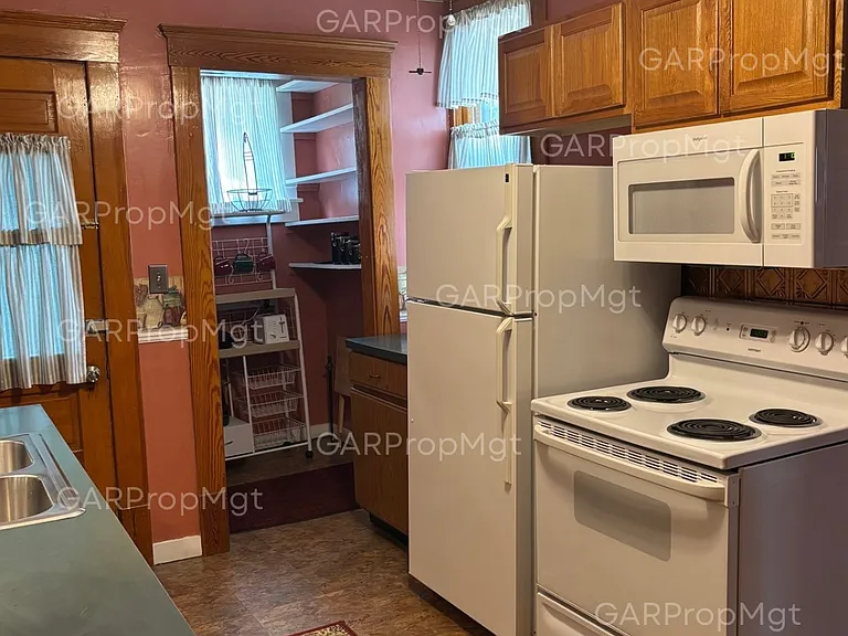 111 Highland Blvd — Photo 3