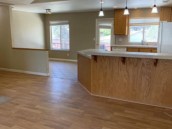 4th image of 8076 Quartz Ln
