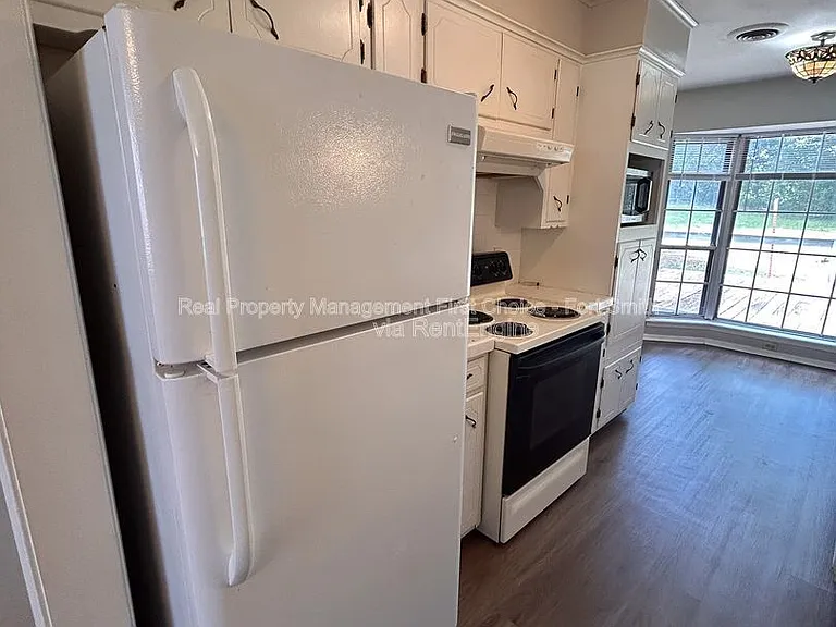 6315 Crimson Ave — Photo 8