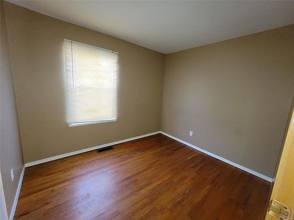 3rd image of 1414 Criterion Ave