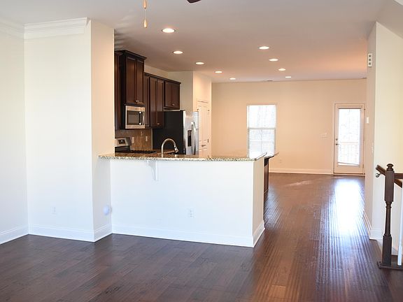3rd image of 2049 Ackerman Hill Dr