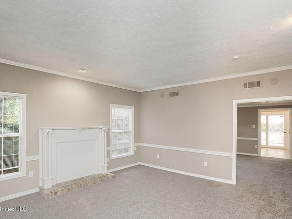 3rd image of 3527 Edmar Pl