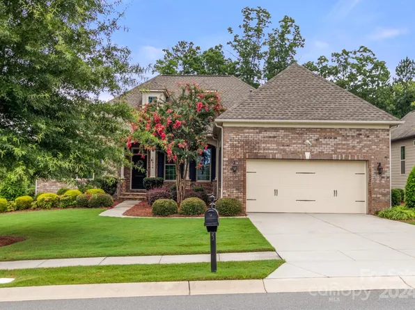 15814 Vale Ridge Dr, Charlotte, NC 28278