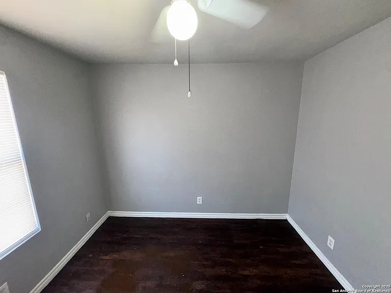 830 W Hutchins Pl #11 — Photo 7
