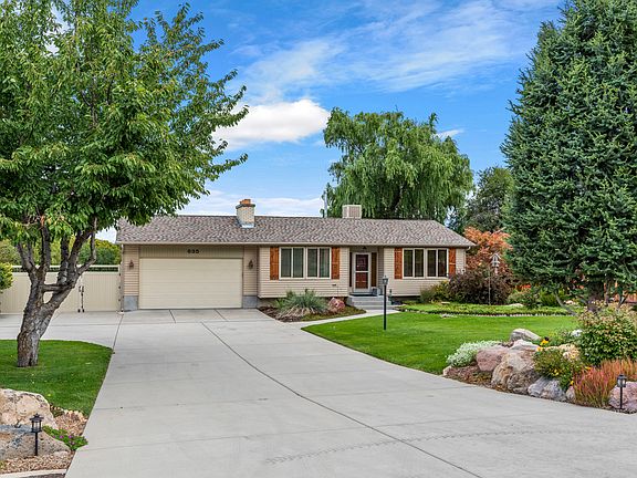 4th image of 835 E Canyon Breeze Ln