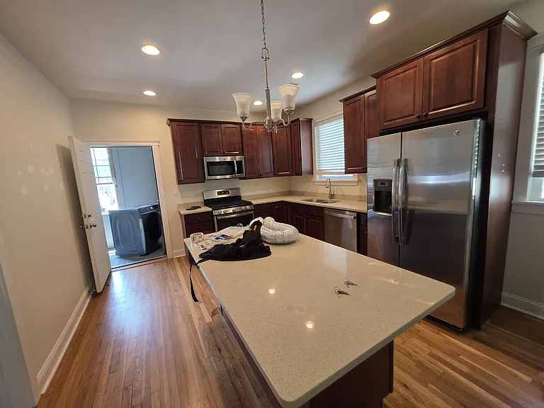 2343 W Winona St #2E — Photo 1