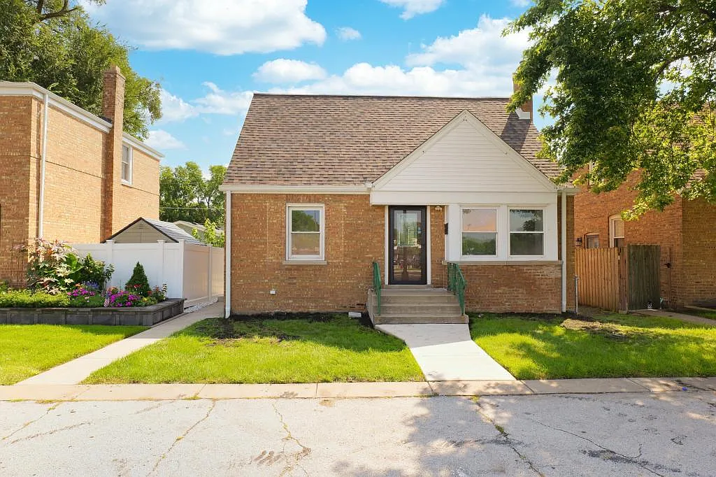 11031 S Pulaski Rd — Photo 1