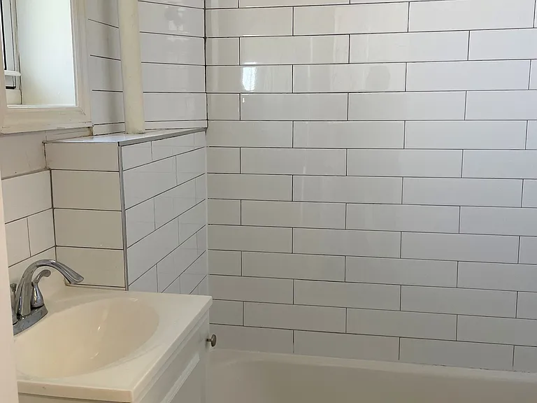 177 8th St #4L — Photo 9