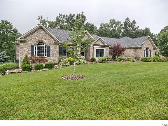 2nd image of 10 Wedgewood Dr
